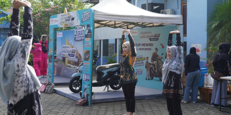 Lurah Banjarbaru Selatan dan Warga Apresiasi Inovasi dan Kedekatan Yamaha