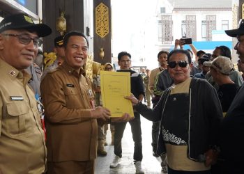 Temui Demonstran, Sekdako Banjarmasin: Kritik Adalah Vitamin Bagi Pemerintahan