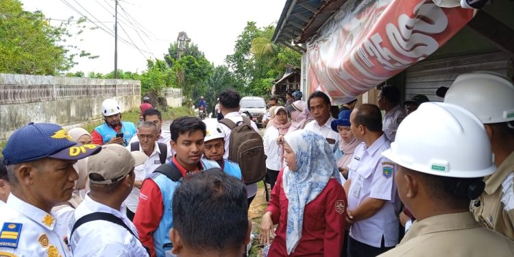 Camat PulauLaut Sigam Tinjau Rencana Pelebaran Jalan di Tanjakan Maut Baharu