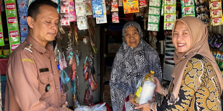 Sosialisasi Literasi Keuangan dan Pengenalan Produk Pegadaian di Kelurahan Selat Hulu