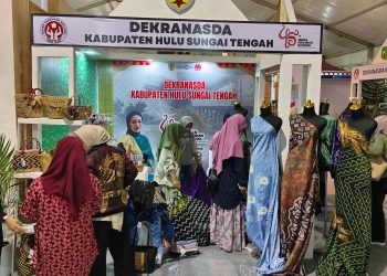 Stan Dekranasda HST ‘Diserbu’ Pengunjung, Raih Omset Rp32 Juta di Momen HUT Ke-45 Dekranas