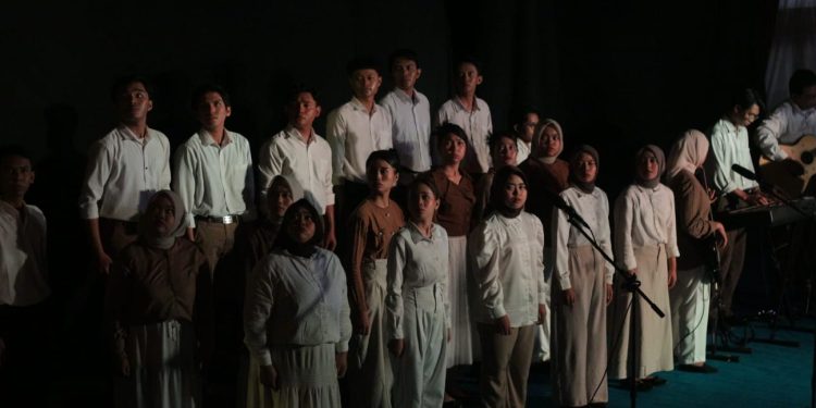 Gitara: di Balik Panggung, di Antara Hujan, dan Nyala Semangat Sanggar Seni Demokrat