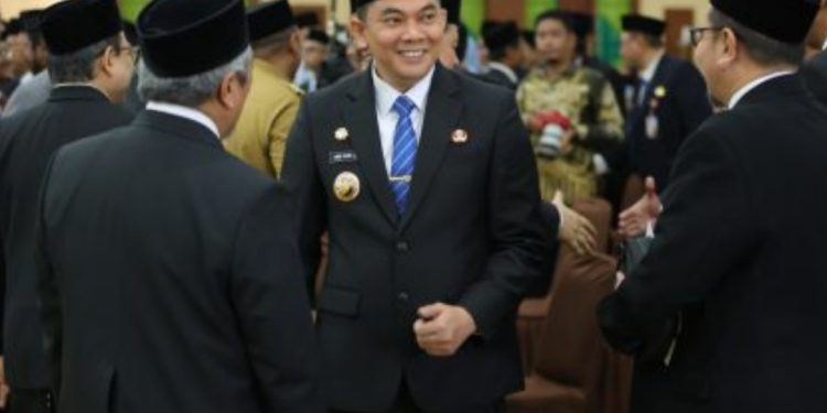 Andi Rudi Latif Hadiri Pelantikan Sekdaprov Kalsel