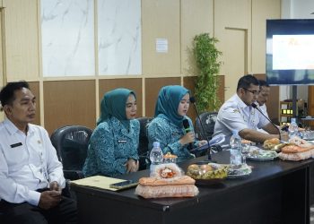 Desa Sampanahan Jadi Lokus PK2D, Ketua TP PKK Kotabaru Pimpin Rakor PK2D 2025