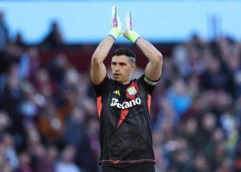 Legenda Dukung Manchester United Gaet Emiliano Martinez, Singgung Kelakuan Minus