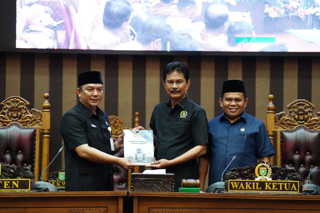 Pemkab Tanah Bumbu Sampaikan Raperda Pembentukan Desa 2025