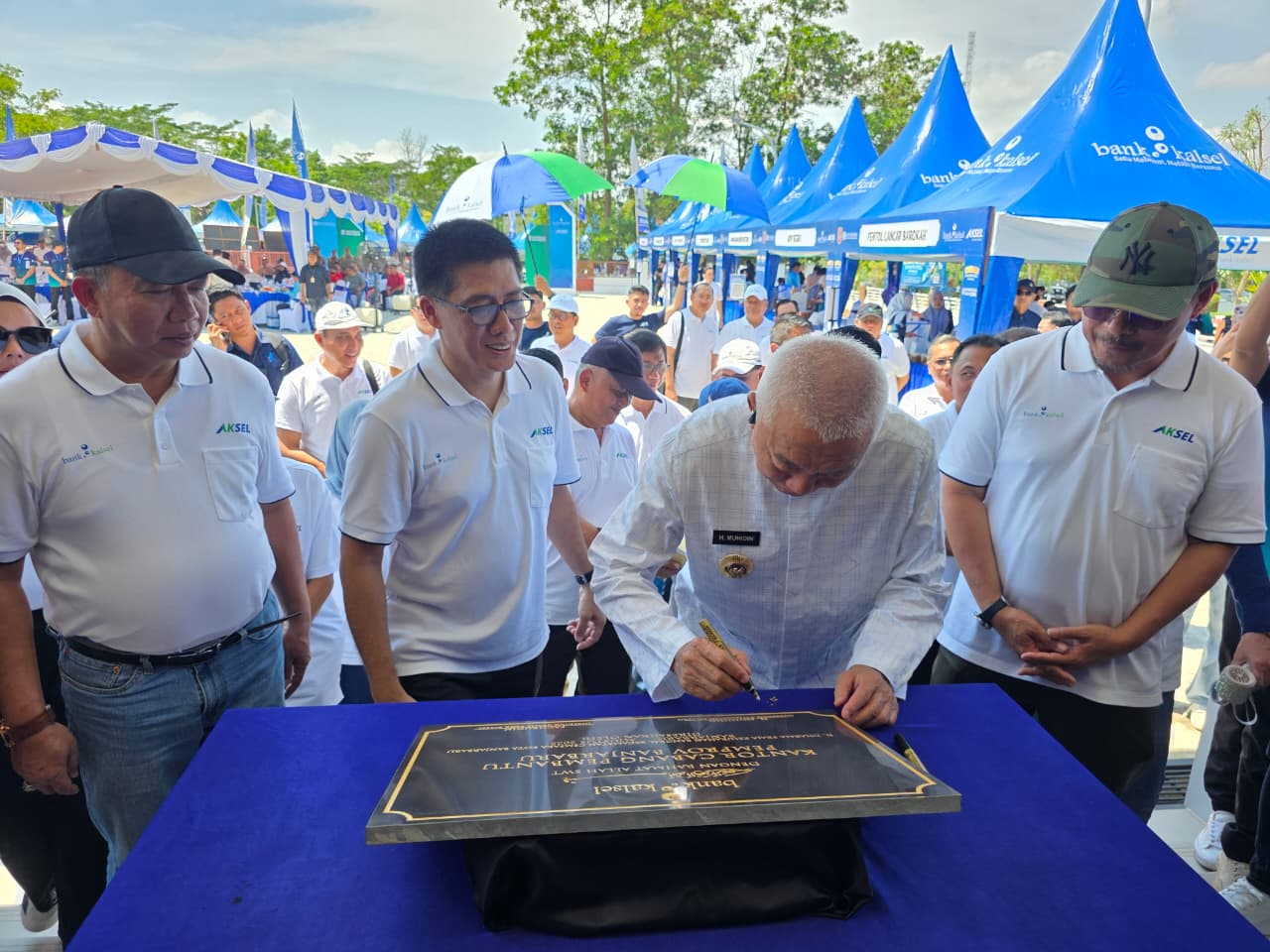 Gubernur Resmikan KCP Bank Kalsel di Kawasan Perkantoran Pemprov