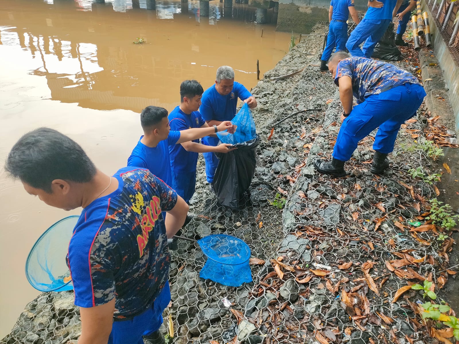 Sat Polairud Banjarmasin Gelar Aksi Bersih-Bersih Sungai