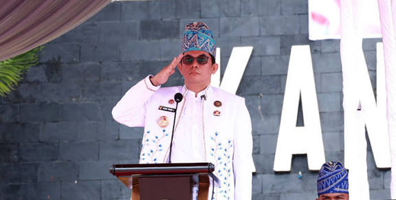 Bupati Tanah Bumbu Kenakan Baju Adat Banjar, Upacara Hari Sumpah Pemuda Ke-97 Penuh Warna dan Semangat Persatuan