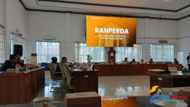 Wakil Ketua I DPRD Pimpin Rapat Gabungan Komisi Bahas Raperda Pencadangan Pangan