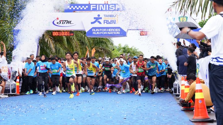 Bupati Andi Rudi Latif Lepas Ribuan Peserta Tanah Bumbu Run 2025