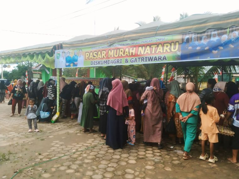 Pemkab Tanbu Gelar Pasar Murah Jelang Nataru 2025/2026