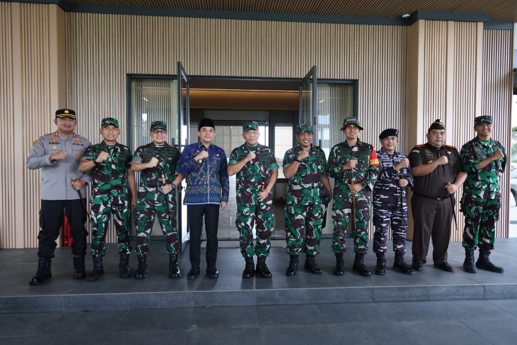Bupati Andi Rudi Latif Sambut Pangdam XXII/Tambun Bungai