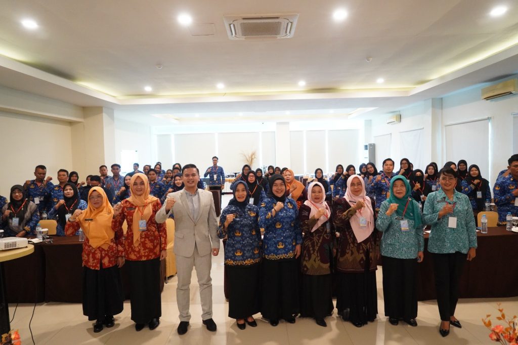 Pemkab Tanbu Gelar Bimtek Public Speaking untuk Tingkatkan Kualitas SDM Kader dan Petugas DP3P2KB