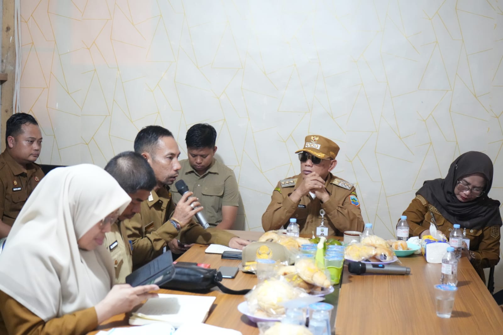 Bupati dan Aparat Desa Bahas Rencana Pembangunan Embung Seratak