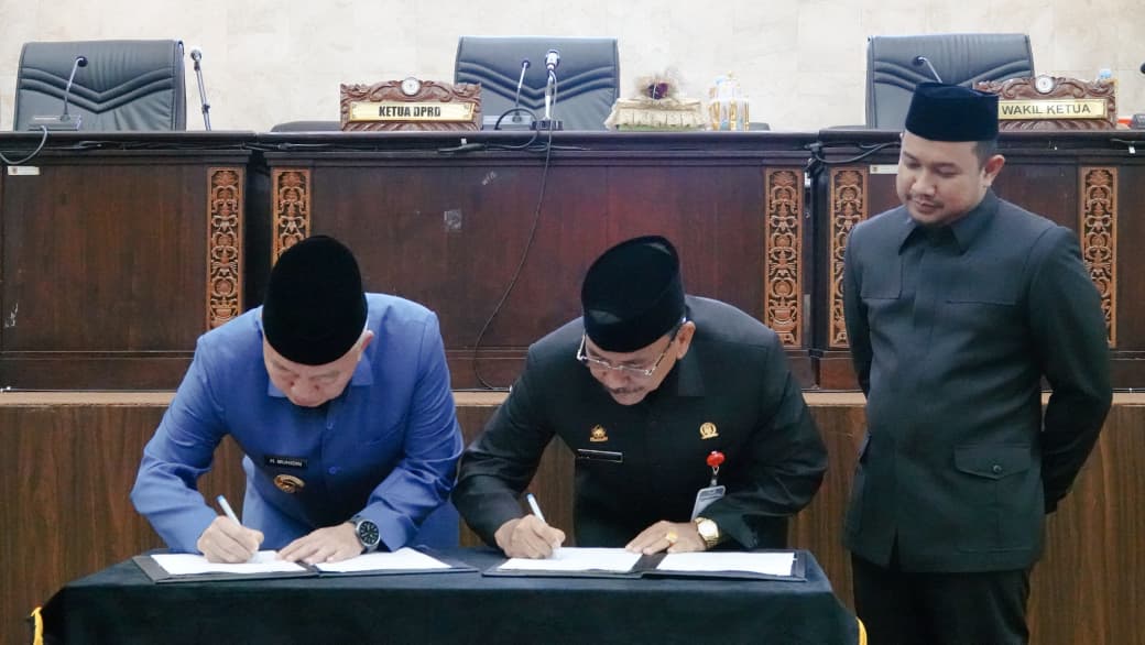 Gubernur dan DPRD Sepakati Grand Design Pembangunan Kependudukan Kalsel 2025–2045