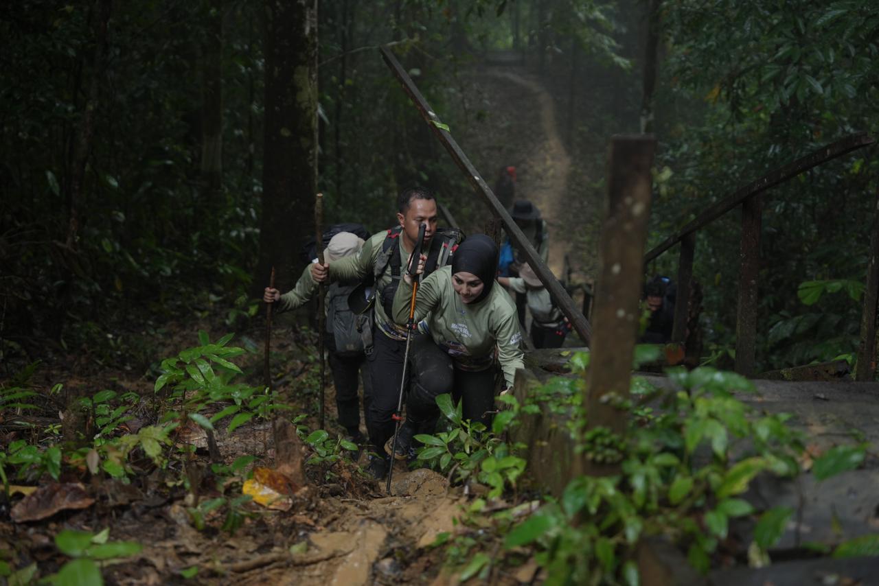 Tekad dan Komitmen Hadirkan Pelayanan Dasar hingga Pelosok HST