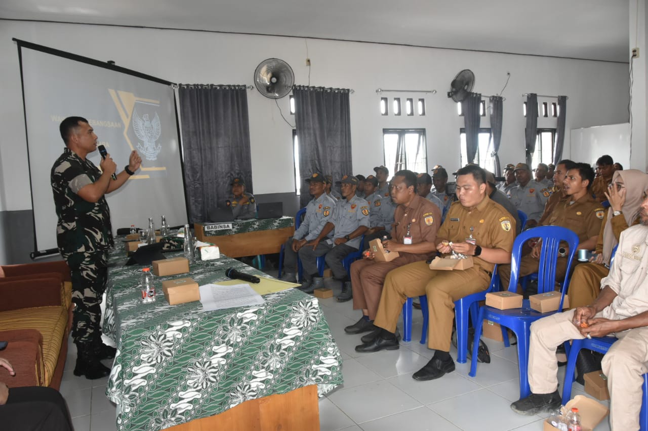 Tingkatkan Kapasitas Linmas, Dandim HST Beri Materi Bela Negara