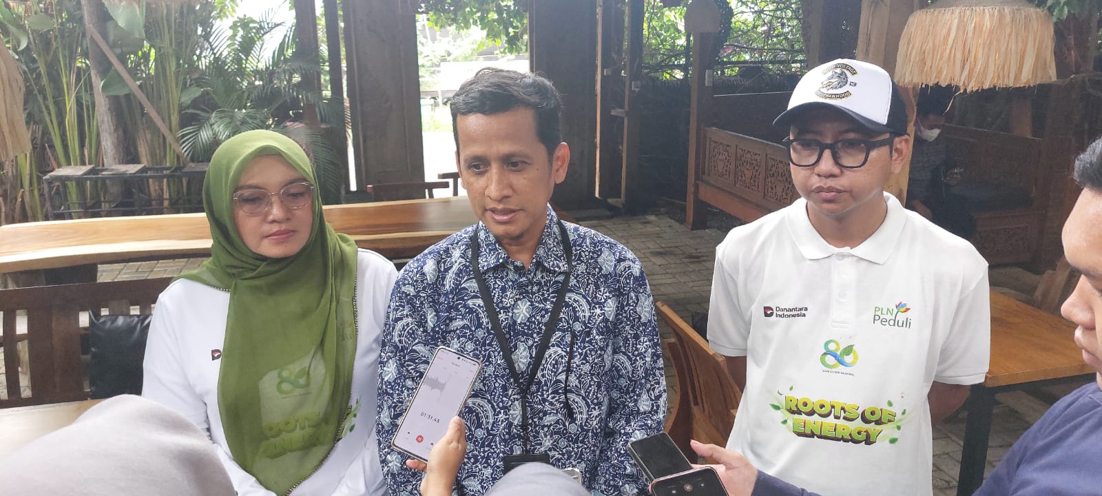 PLN UIP3B Kalimantan Tanam 2.900 Pohon di Tahura Sultan Adam