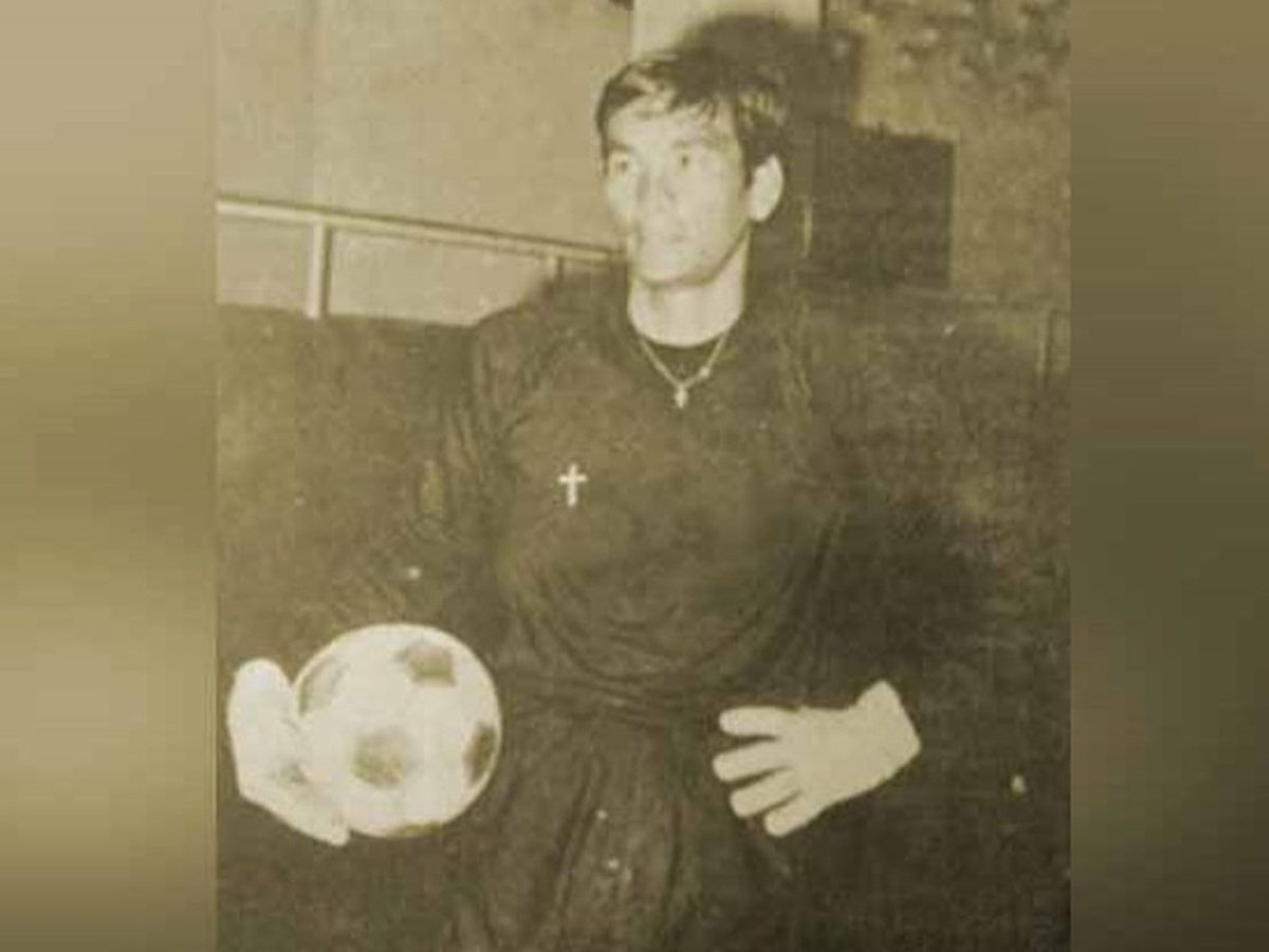 Kiper Legendaris Timnas Indonesia Ronny Pasla Meninggal Dunia