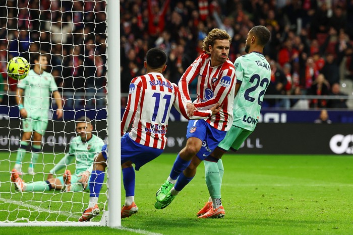 Atletico Vs Levante: Griezmann 2 Gol, Los Colchoneros Menang 3-1