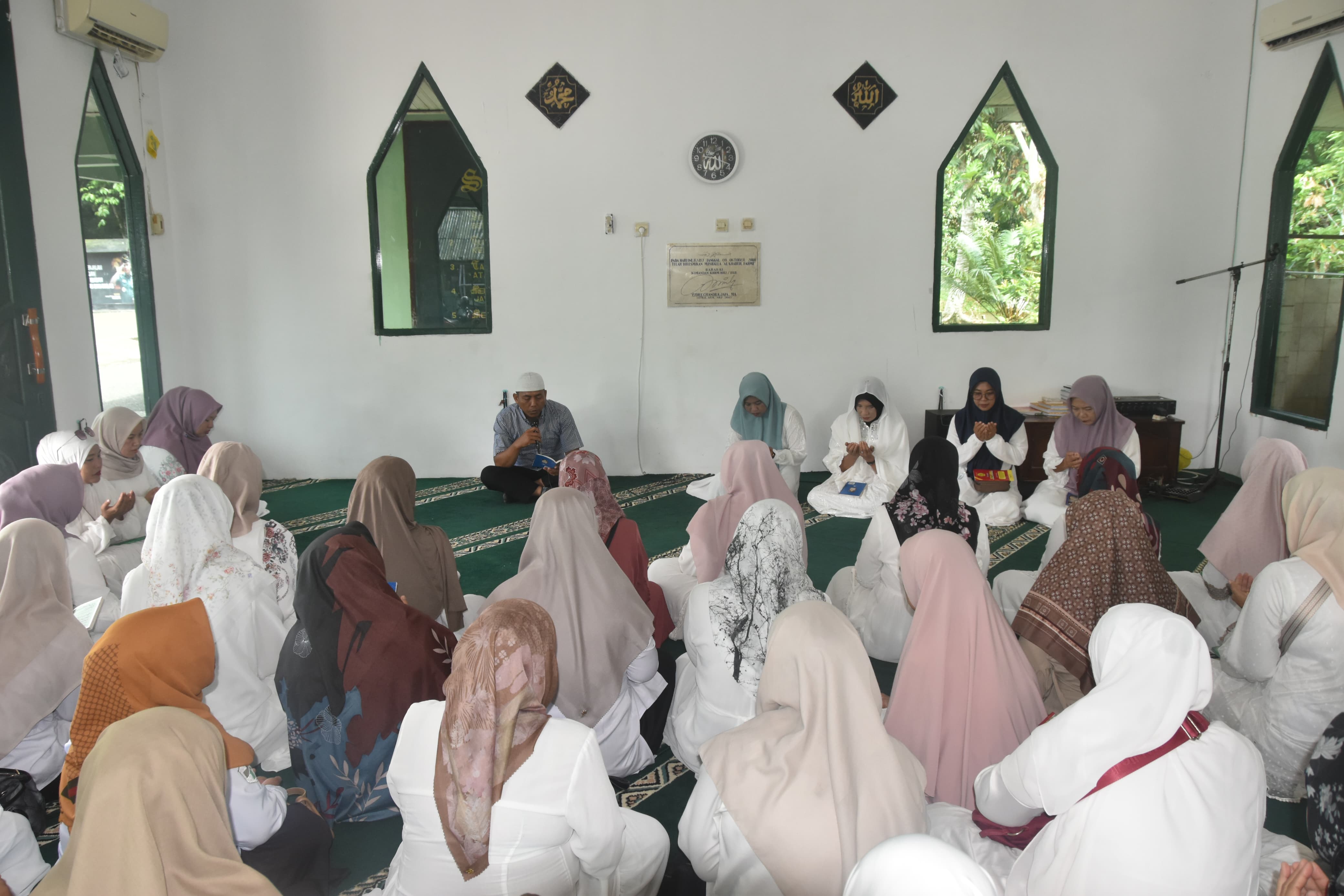 Bentuk Kepedulian dan Empati, Persit KCK Kodim 1002 Gelar Doa Bersama untuk Korban Bencana Sumatera