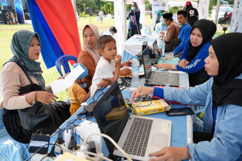 Aksi Sinergitas Merah Putih ke-10, Warga Nikmati Pelayanan Publik Jemput Bola di Teluk Kepayang