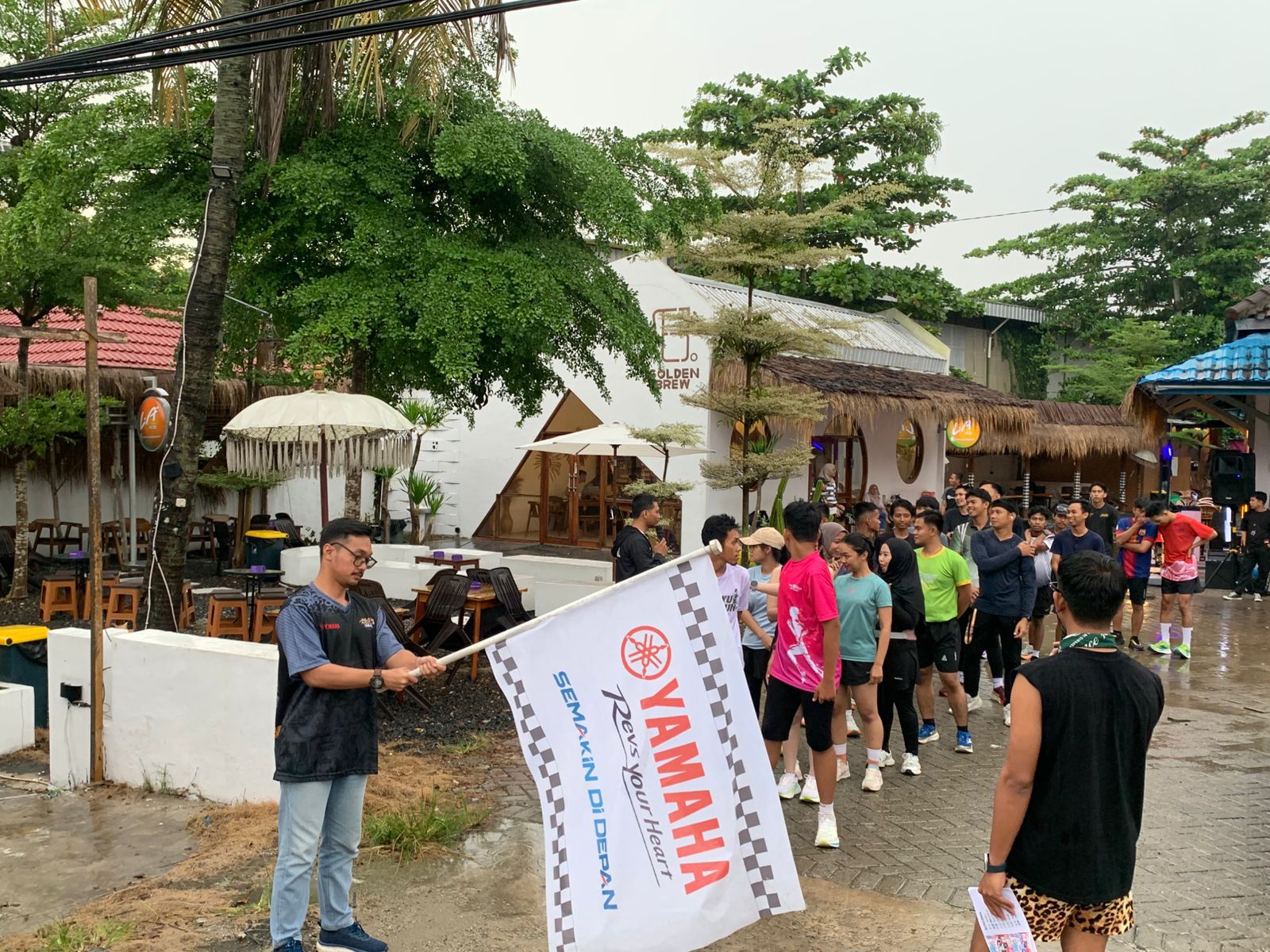 Gandeng Komunitas SBRunners, Yamaha Fazzio Hybrid Gelar “Kalcer Gaya Gue Fun Run” di Banjarmasin