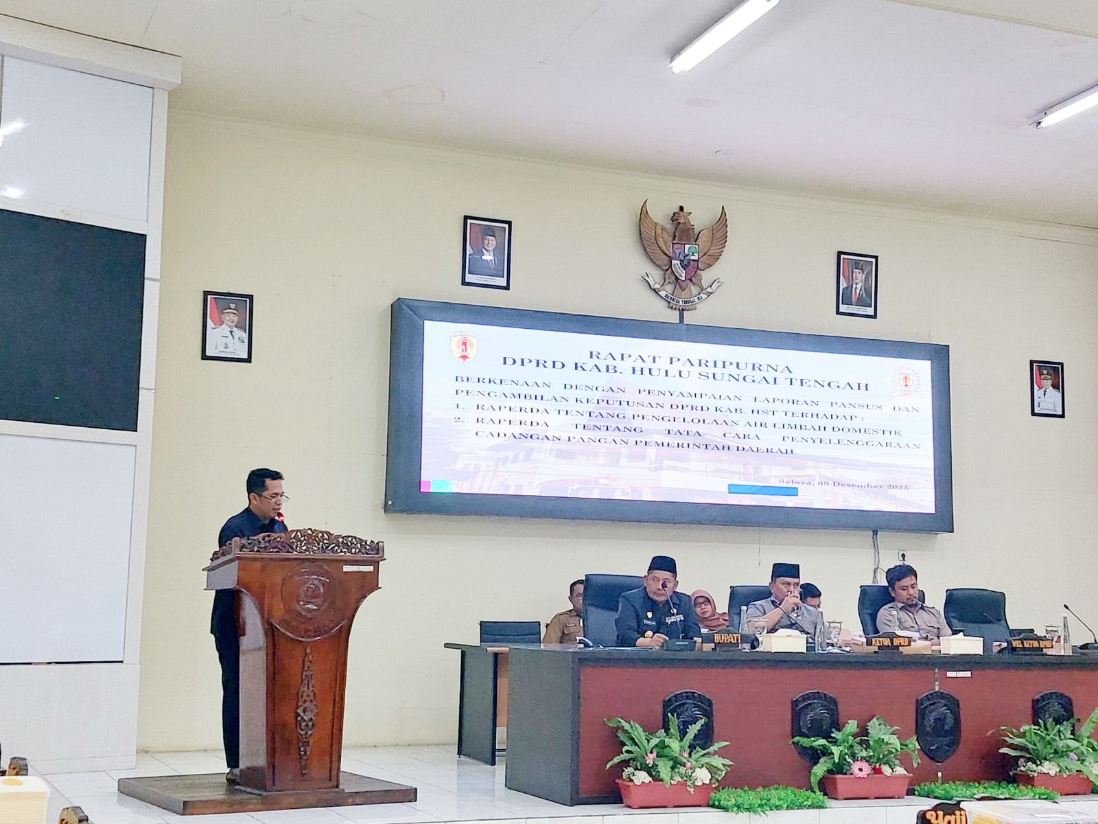 Dua Raperda Disahkan, Bupati HST Apresiasi Kinerja Pansus