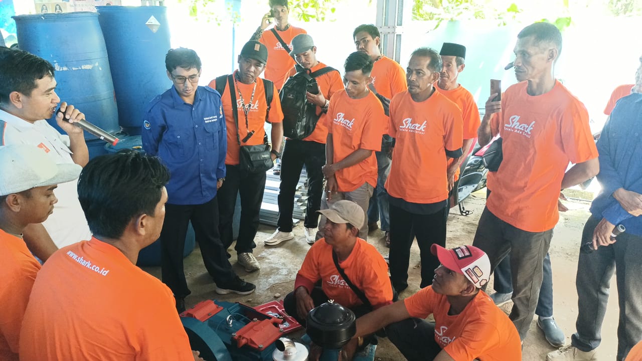 50 Nelayan Kotabaru Dibekali Ilmu Pengetahuan tentang Mesin