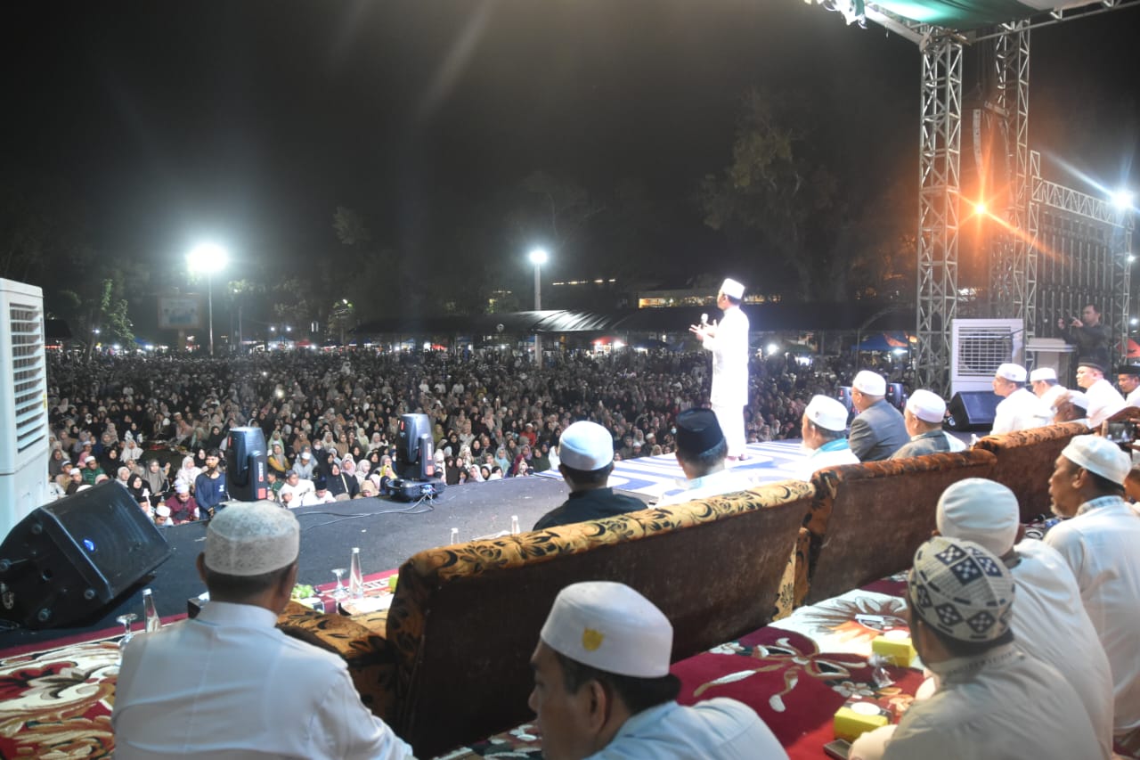 Tabligh Akbar Bersama Ustaz Das’ad Latif, Ribuan Jemaah Padati Taman Dwiwarna Barabai