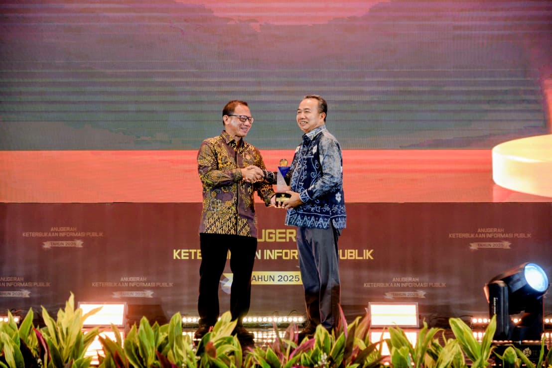 Pemprov Kalsel Terima Anugerah Keterbukaan Informasi Publik dari KIP, Raih Nilai 94,91