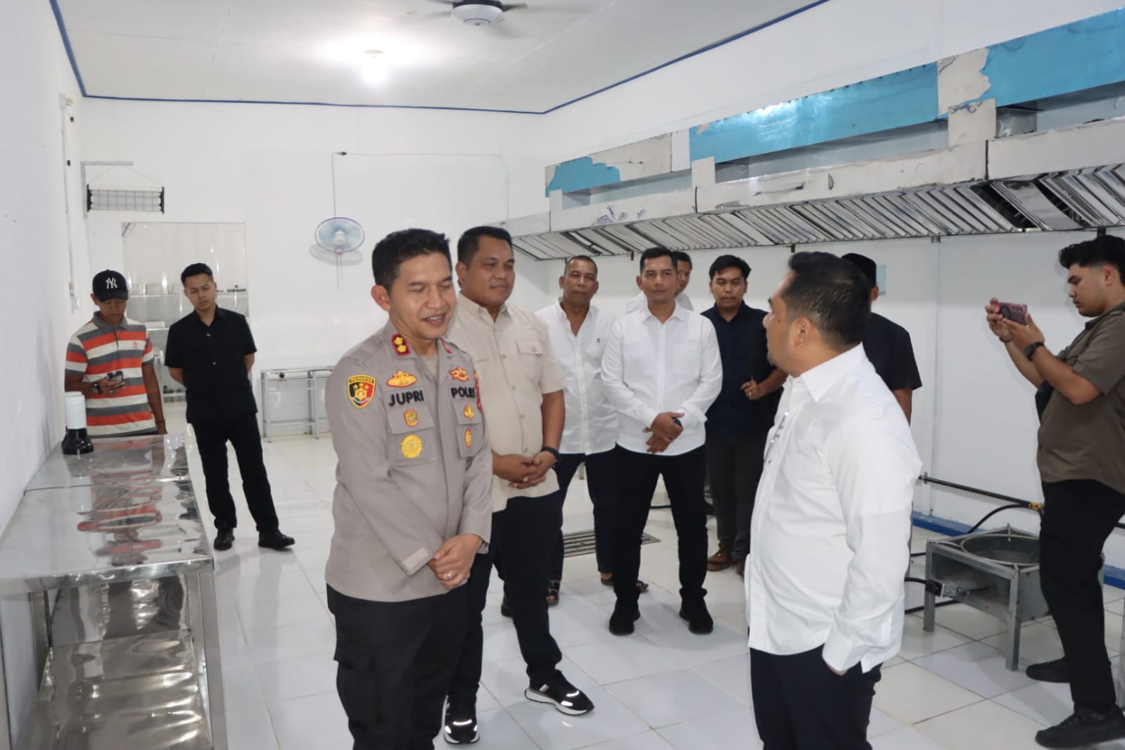 Ketua Komisi II DPR RI Pantau SPPG Polres HST