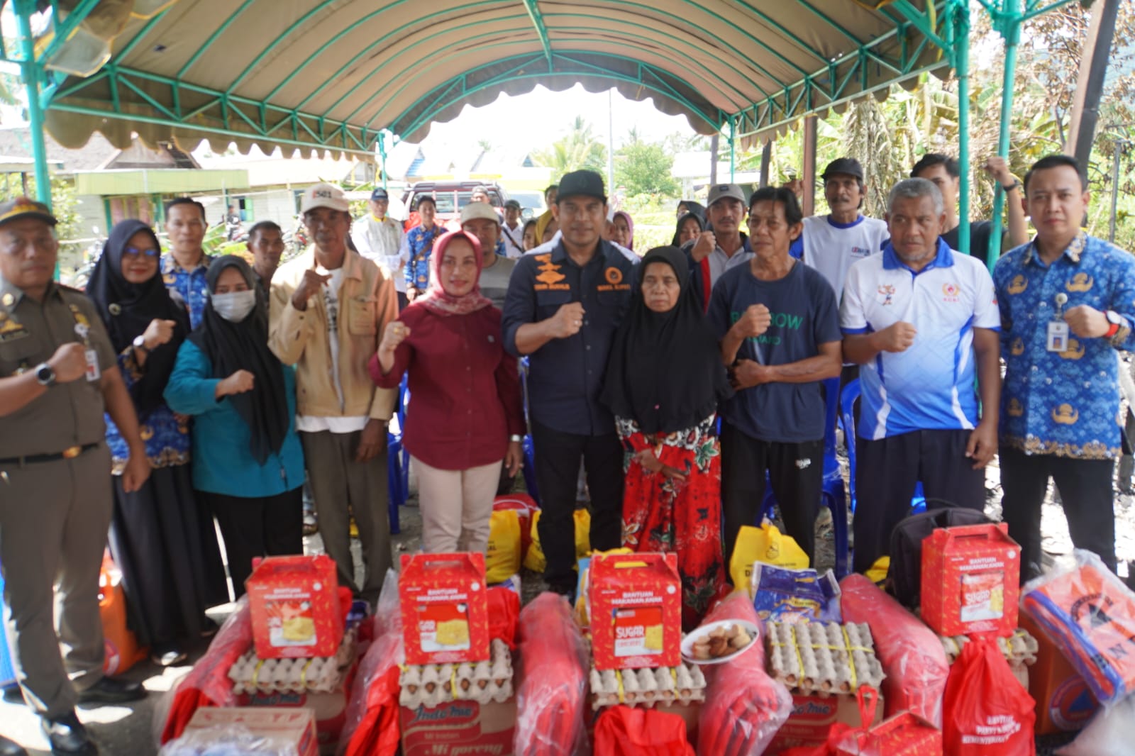 Pemkab Kotabaru Salurkan Bantuan untuk Korban Kebakaran Desa Berangas