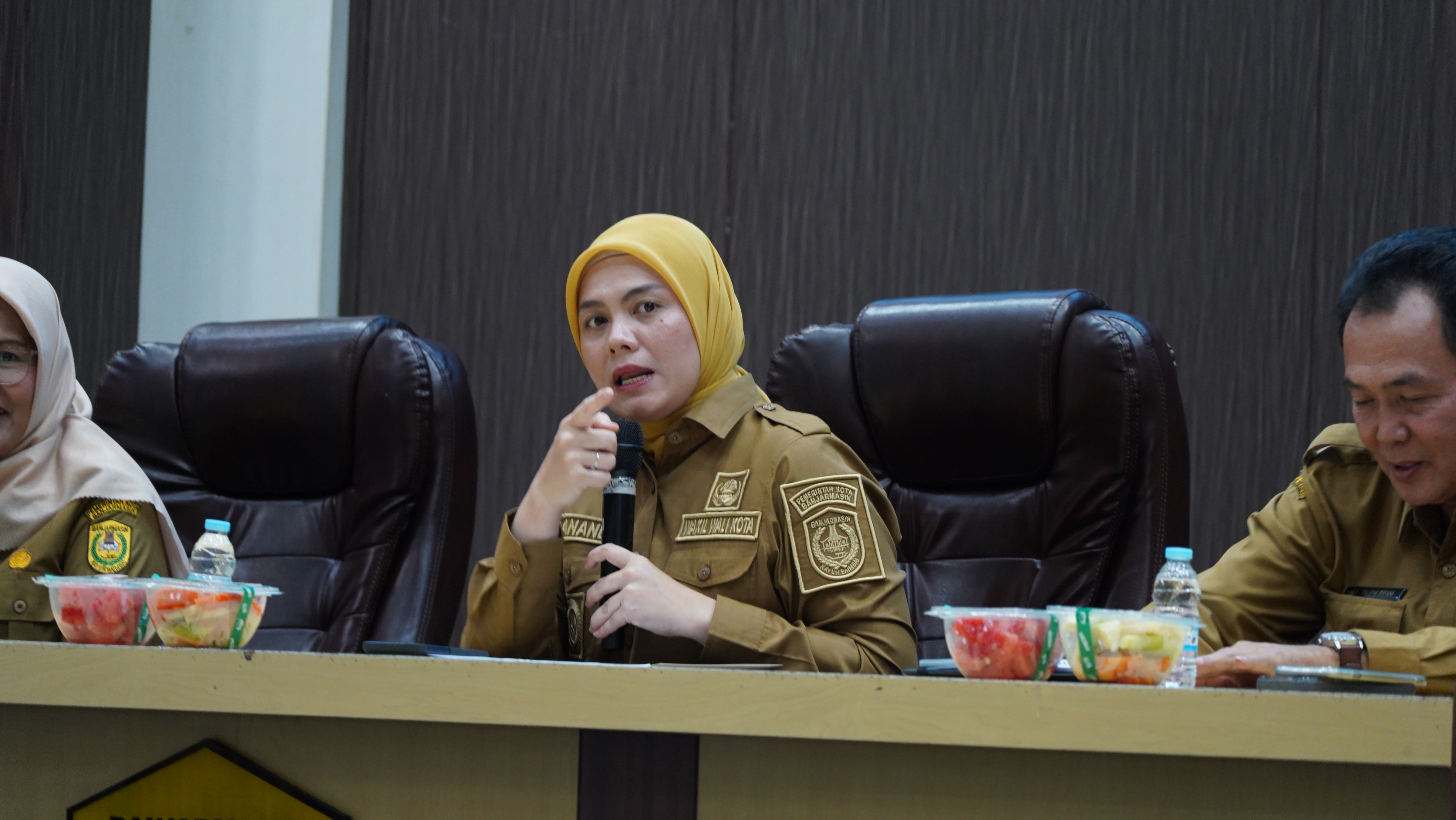 Ananda Minta Camat dan Lurah Tertibkan Bangunan di Atas Sungai