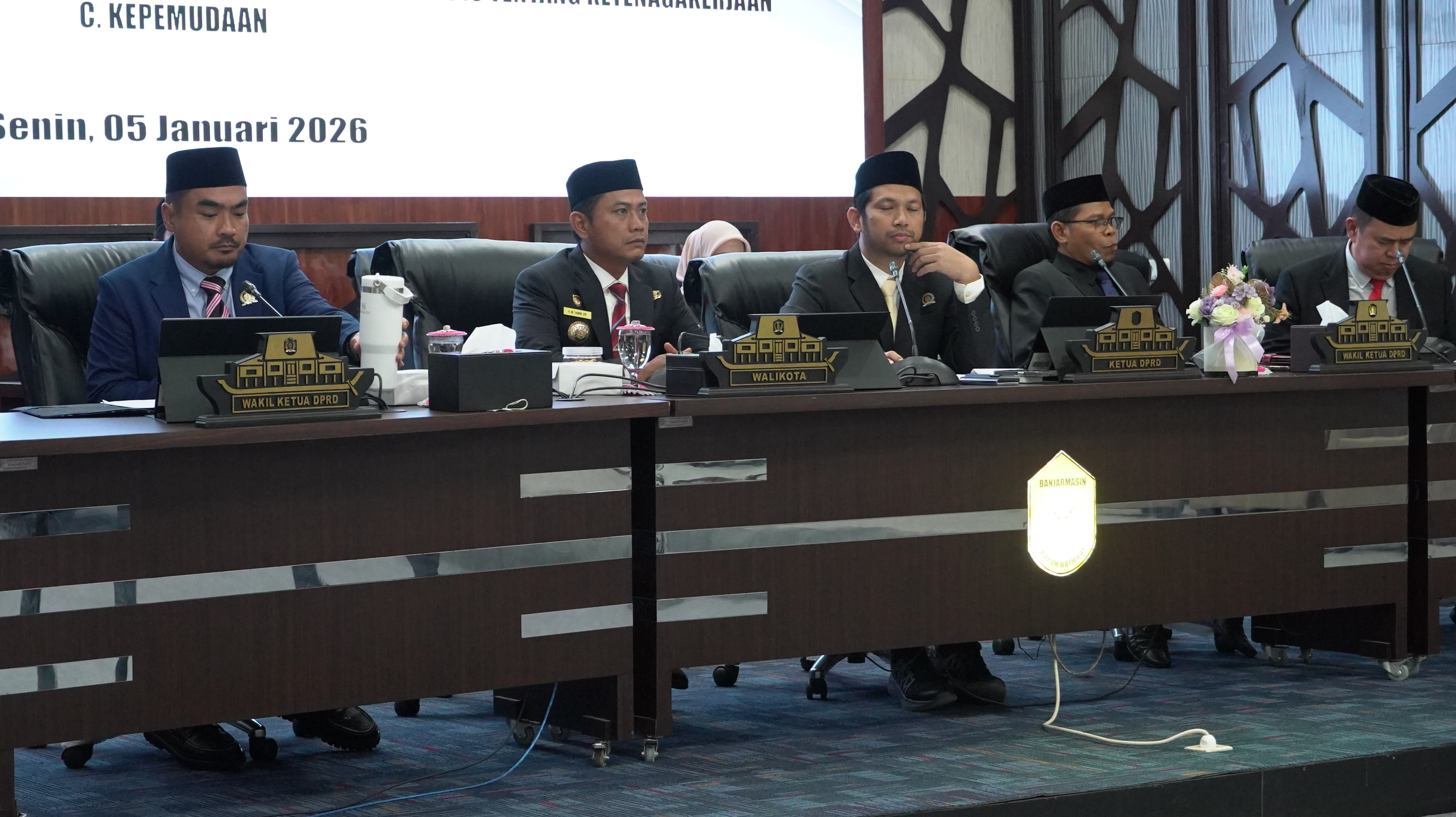 Rapat Paripurna DPRD Bahas Evaluasi Kinerja dan Penetapan Tiga Raperda