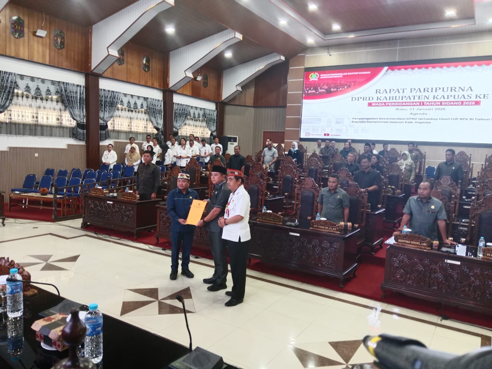 DPRD Kapuas Serahkan Rekomendasi LHP BPK 2025, Tekankan Pembenahan Perumdam dan Aset Daerah