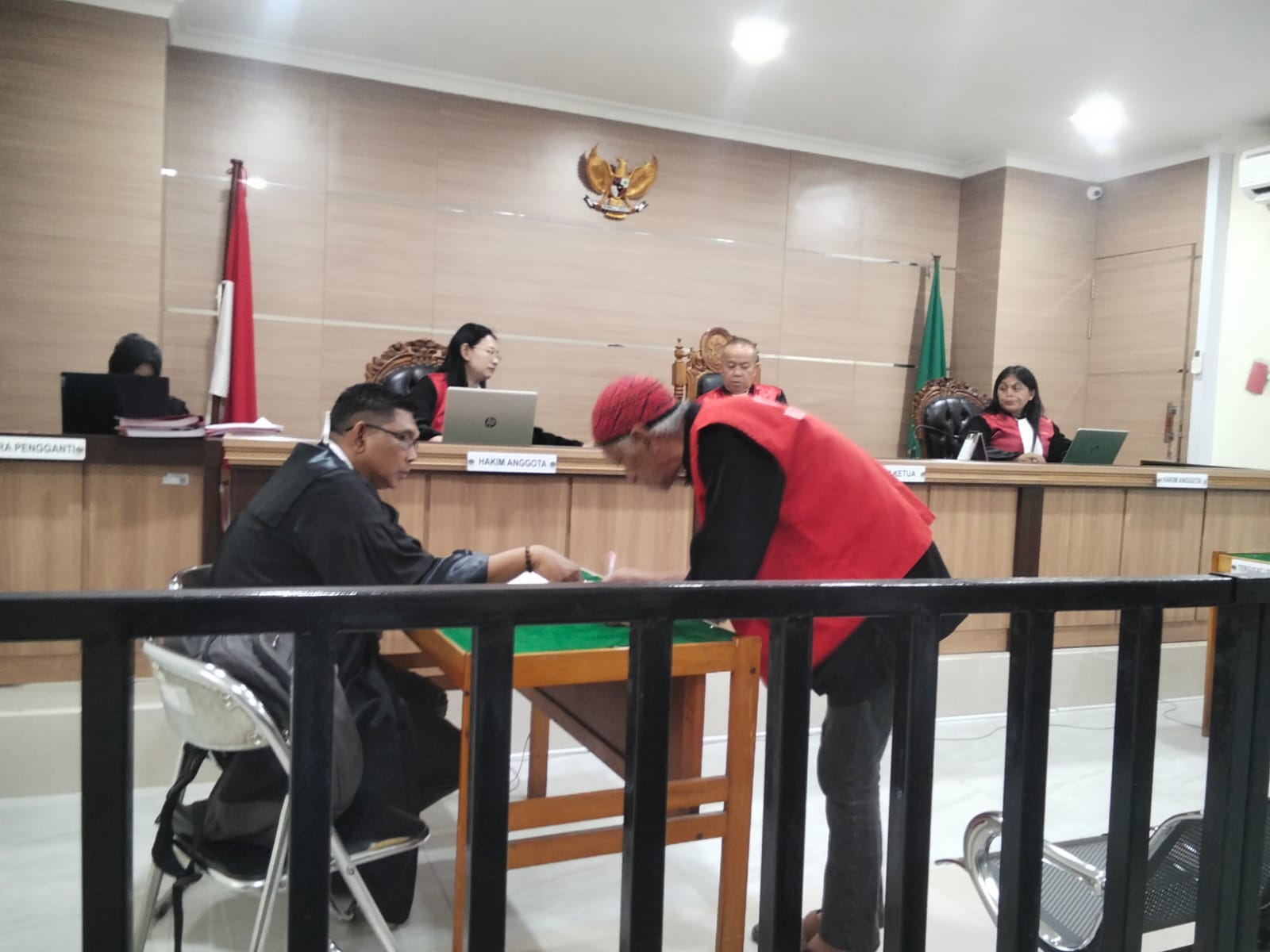 Roy Divonis 3 Tahun Penjara, Lebih Tinggi dari Tuntutan Jaksa