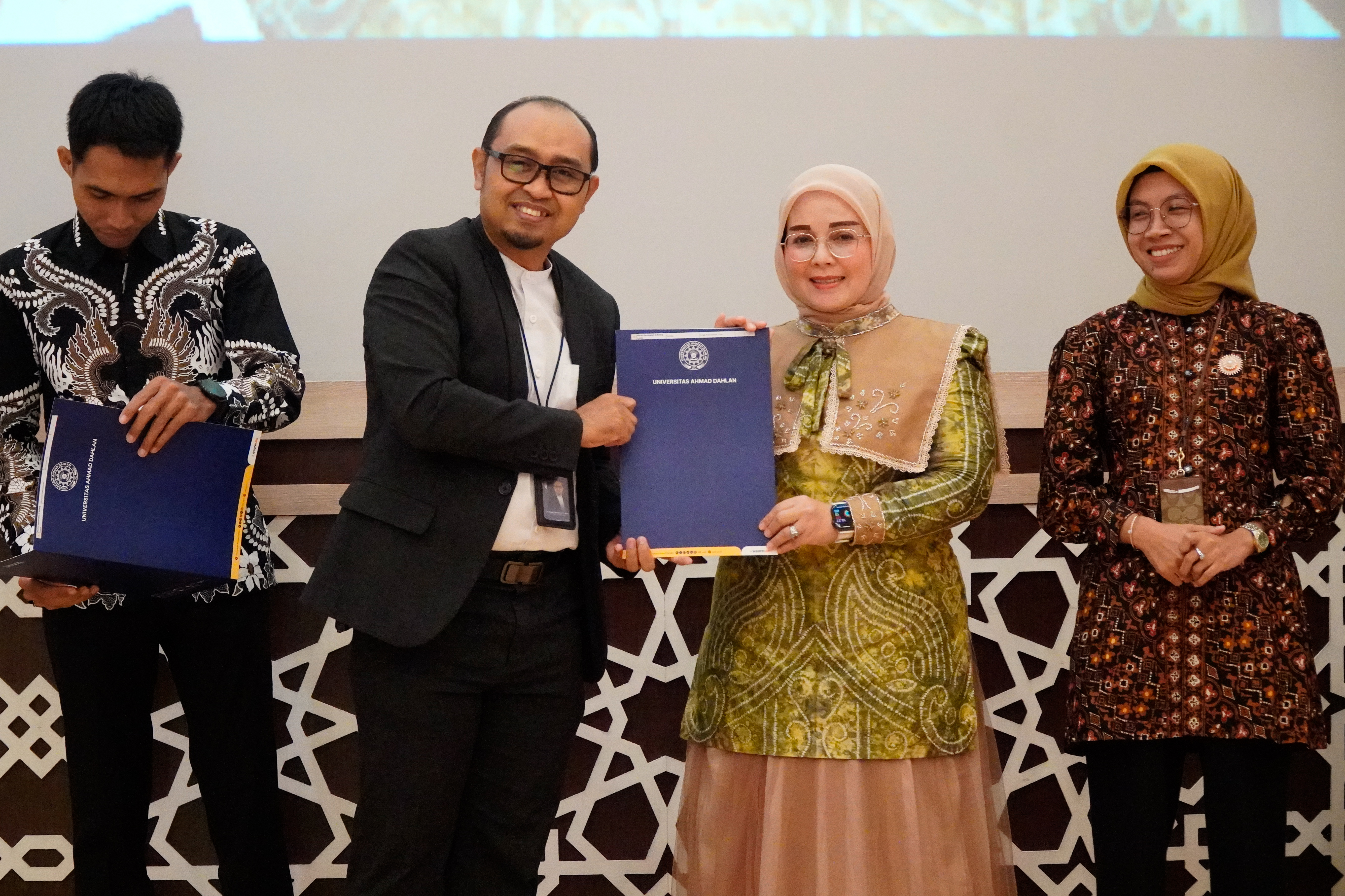 Hj Neli Listriani Raih Juara 1 Andalan Awards 2026