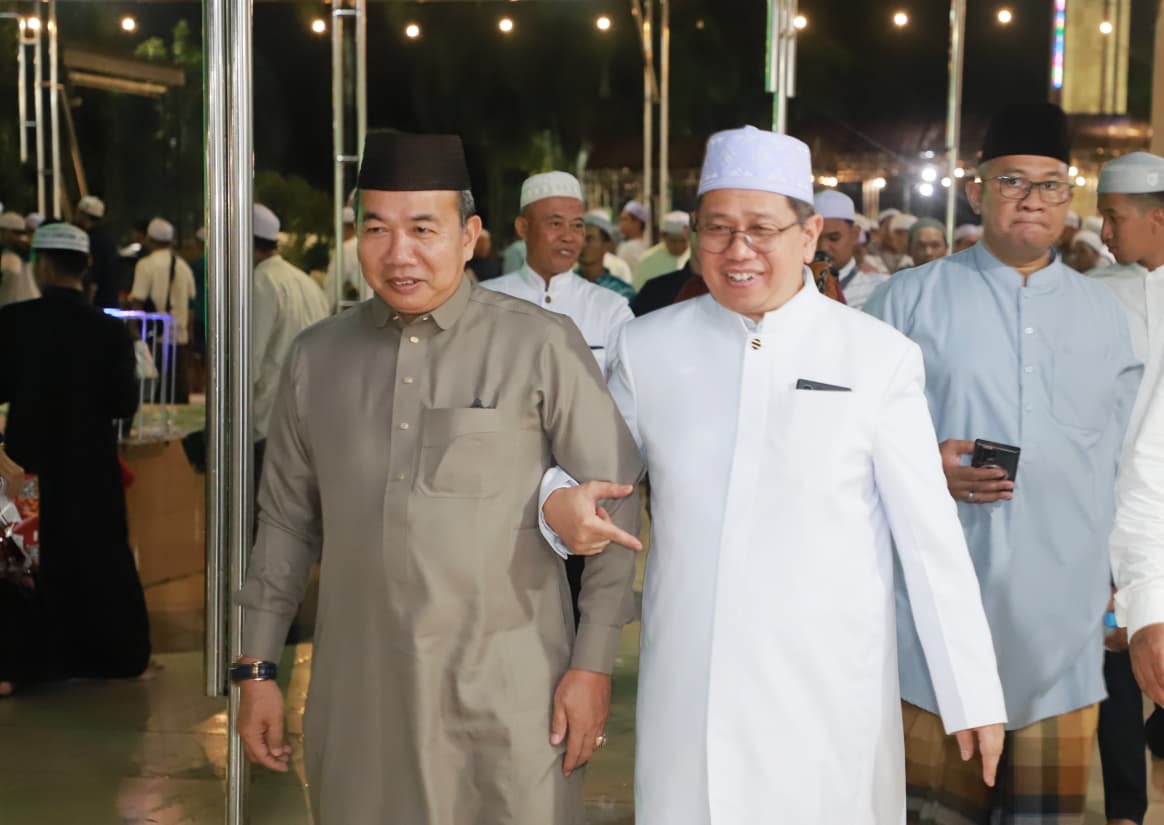 Malam Nisfu Sya’ban, Sekdaprov Membaur Bersama Jemaah Masjid Raya Sabilal Muhtadin Banjarmasin