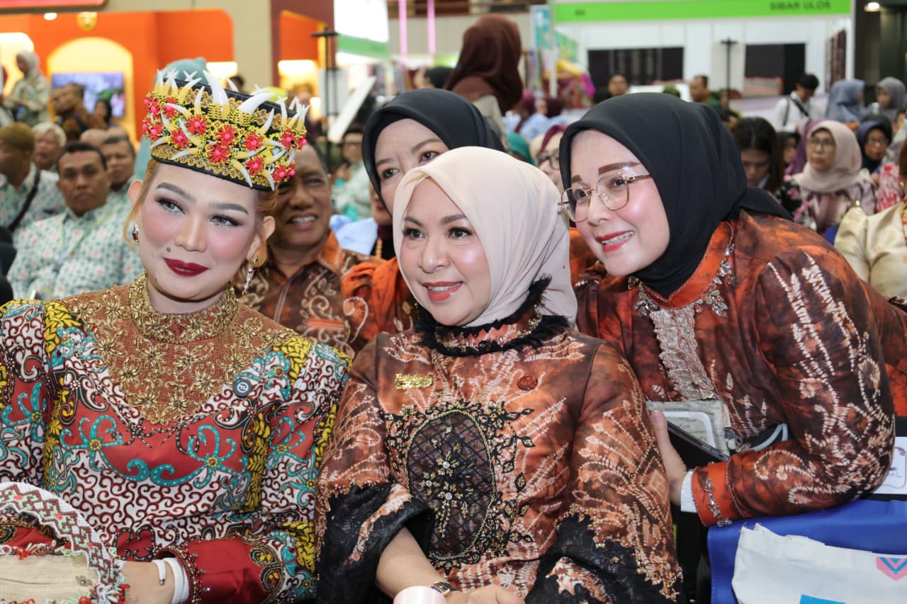 Ketua Dekranasda Kalsel Promosikan Produk UMKM Lokal di INACRAFT 2026