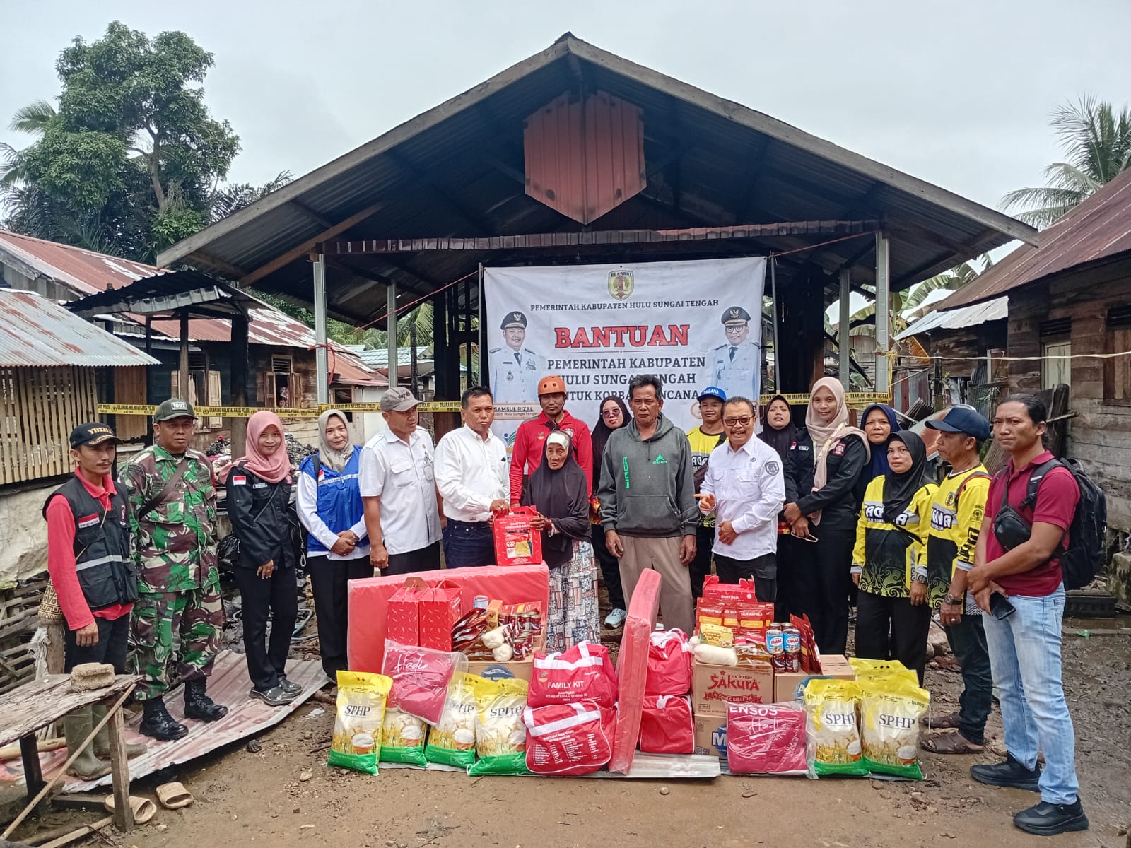 Respons Cepat, Pemkab HST Salurkan Bantuan untuk Warga Terdampak Kebakaran di Tabudarat Hilir