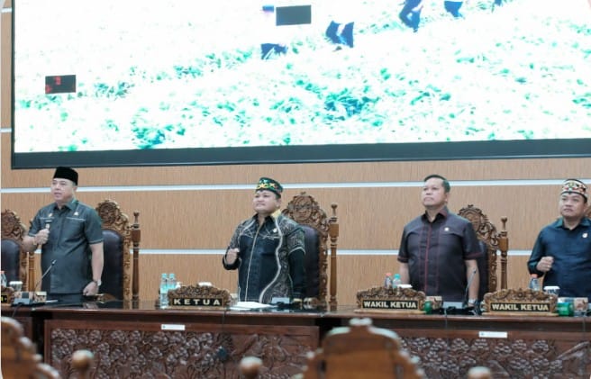 Wabup Kapuas Hadiri Rapat Paripurna DPRD