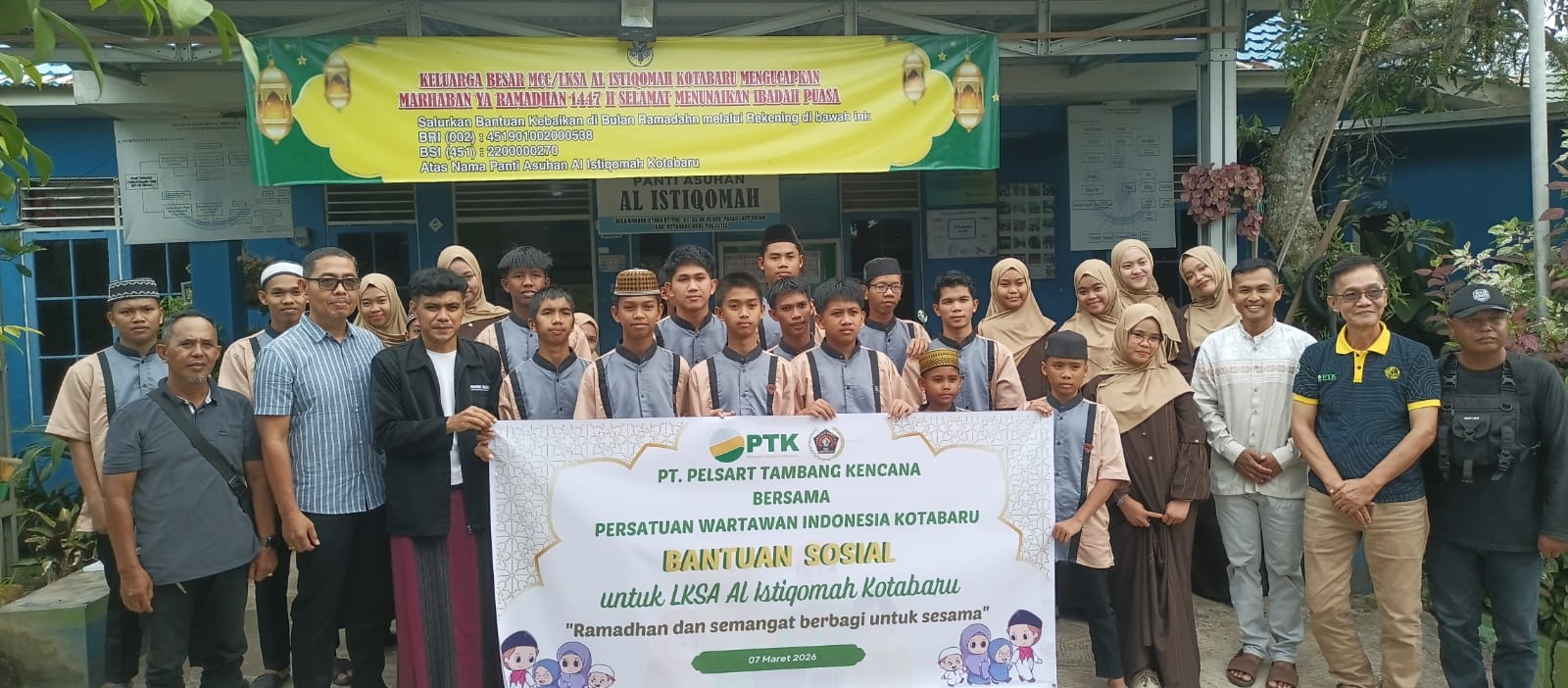 Media Gathering Ramadan, PTK dan PWI Kotabaru Salurkan Santunan dan Paket Sembako