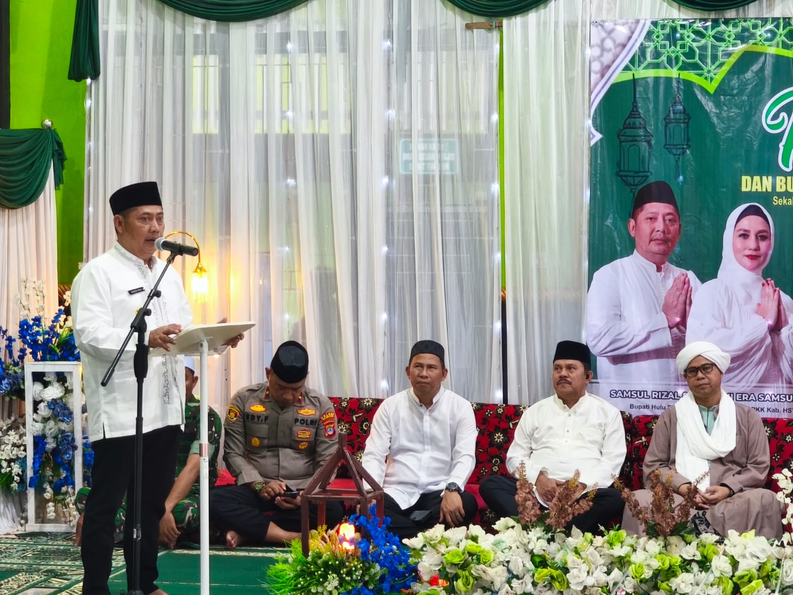 Masyarakat Hantakan Antusias Sambut Kedatangan Bupati Samsul Rizal