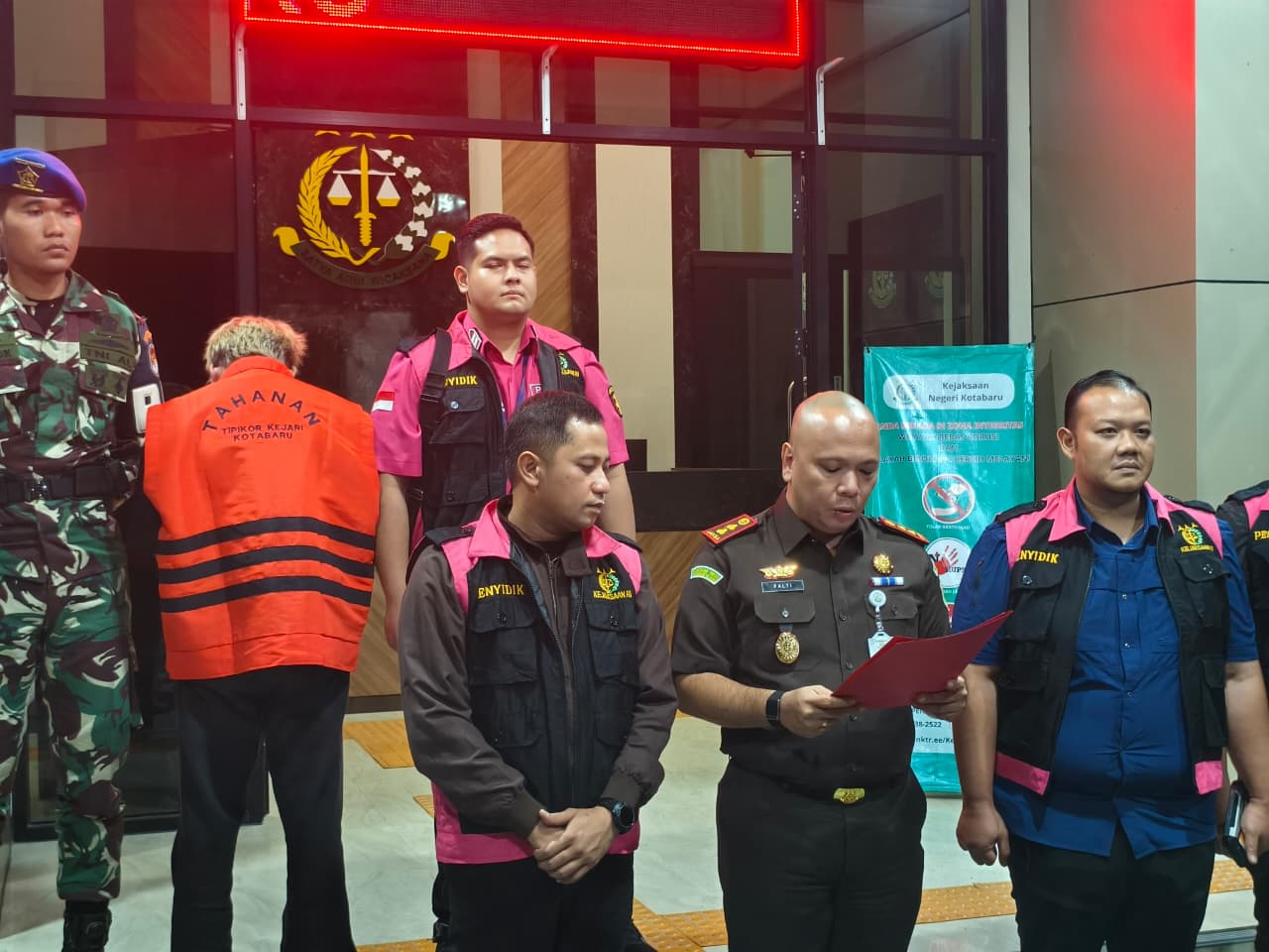 Sempat Kabur ke Luar Negeri, Kejari Kotabaru Tahan Tersangka Dugaan Kredit Fiktif Rp4,7 M