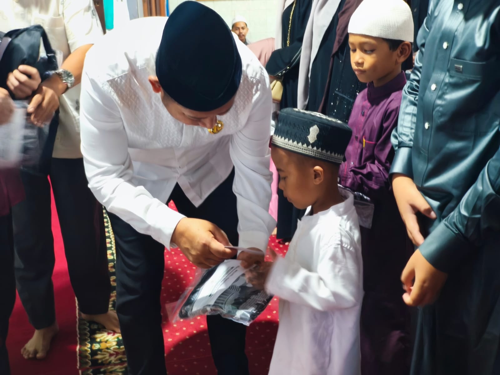 Samsul Rizal Safari Ramadan di Masjid Al Qamar Desa Bakapas