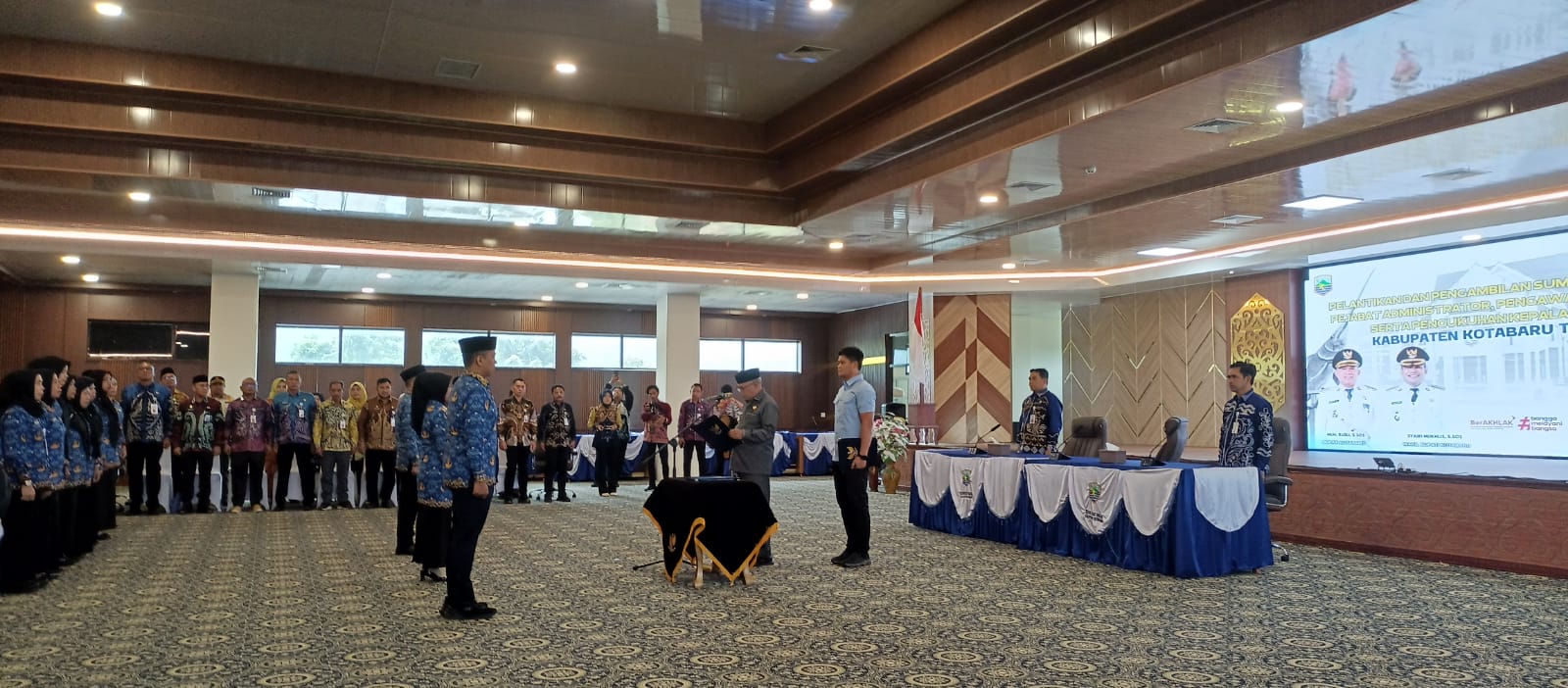 Bupati Kotabaru Lantik 100 Pejabat Eselon III dan IV