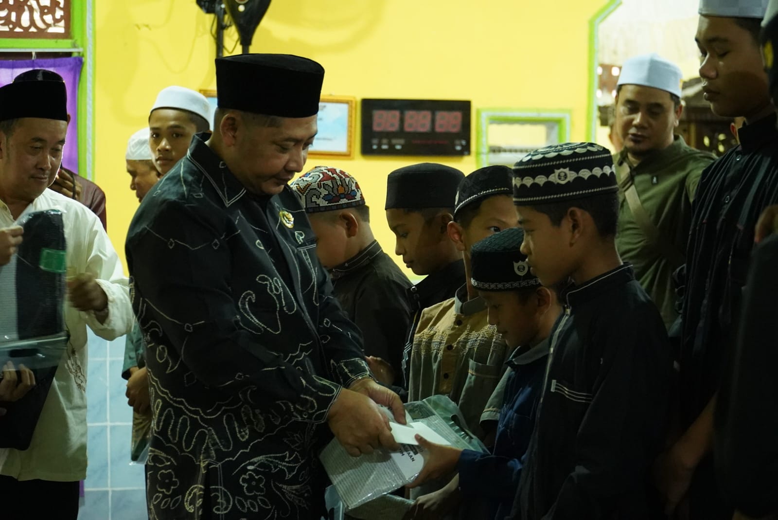 Rangkaian Safari Ramadan, Bupati HST Sambangi Warga Desa Tandilang