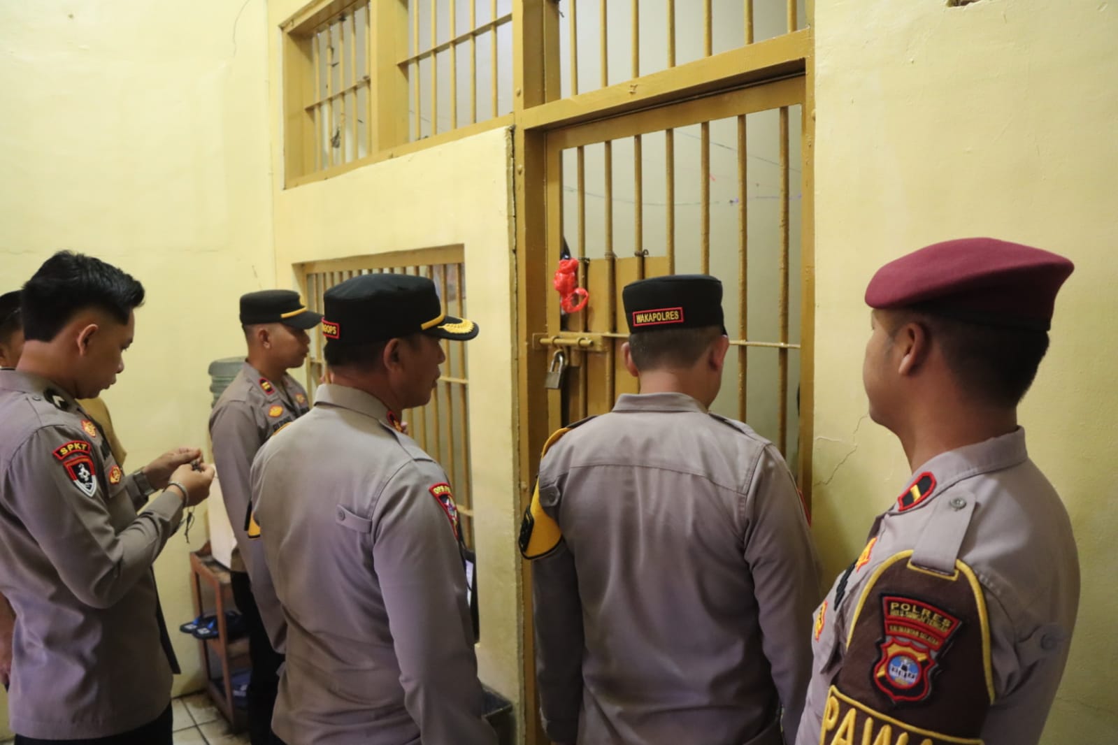 Pastikan Aman, Polres HST Lakukan Pemeriksaan Berkala Ruang Tahanan